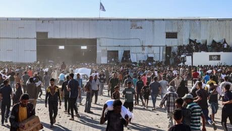 Gaza: un entrepôt de l'ONU pillé par des milliers de Palestiniens affamés