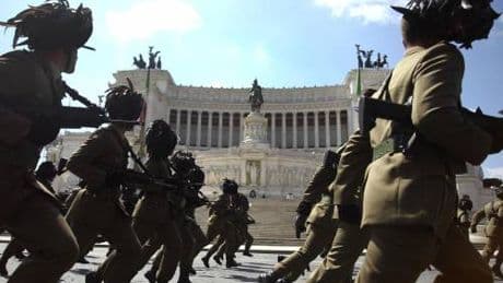 L'ultima follia militante: no ai bersaglieri in aula
