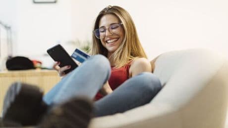 Bank launches new savings account with 4.4% interest and earns 'excellent' rating