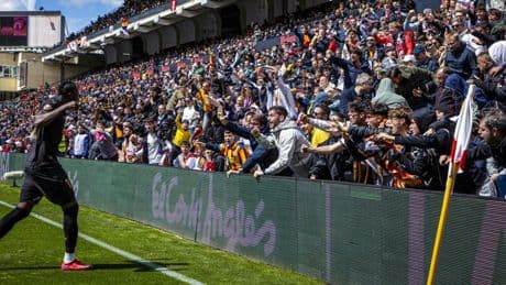 Sadiq marca su sexto gol con el Valencia y ayuda a la Real