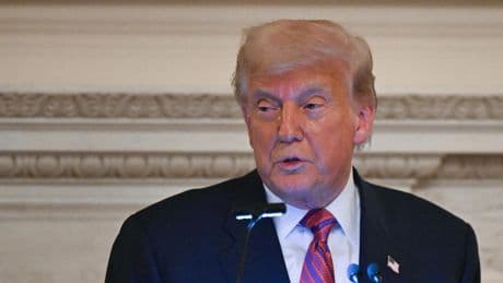 Trump tilda de "alborotadores" y de "lunáticos de izquierda" a los que exigen la publicación de los papeles del caso Jeffrey Epstein