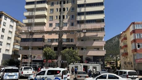 Maraş’ta iskele çöktü: 2 işçi öldü, 1 işçi ağır yaralandı