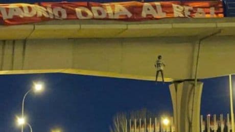 Ya se conoce la pena pata los autores del muñeco colgado de un puente de Vinicius