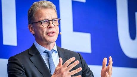 Interview: „Wichtige Entscheidungen in den nächsten 90 Tagen“: Deutsche-Bank-Chef fordert „greifbare Reformen“