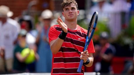 Jack Draper begins bid to emulate Andy Murray at Queen’s Club with opening win