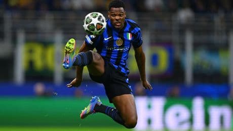 Lyrische reacties na spektakelstuk Inter-Barcelona: 'Dumfries kandidaat Gouden Bal'