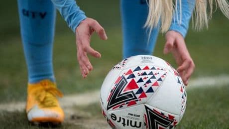 England: Transfrauen dürfen nicht mehr in Frauenteams spielen