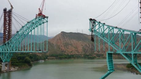 Spoorbrug in aanbouw in China ingestort, zeker twaalf doden