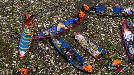 Fluss Citarum in Indonesien: Ein Meer aus Müll: Unterwegs am "dreckigsten Fluss der Welt"
