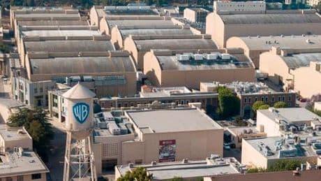 Warner Bros Discovery: Aktienkurs steigt um 30 Prozent nach Fusionsgerüchten