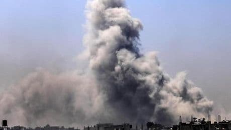 İsrail Gazze'de yerinden edilenlerin sığındığı okulu bombaladı: 5'i çocuk 15 kişi hayatını kaybetti