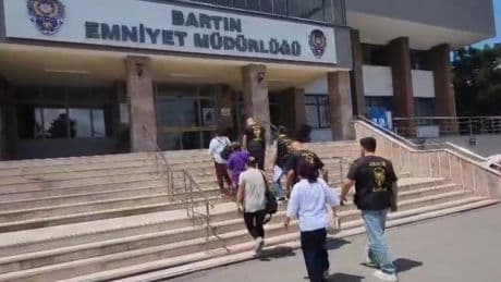 29 adrese eş zamanlı fuhuş baskını! 9 kişilik çete çökertildi, 11 kadın kurtarıldı