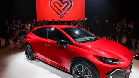 Renault sort une nouvelle Clio, entièrement repensée, plus haut de gamme mais sans version électrique