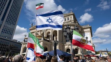 Proteste: Mehrere hundert Teilnehmer bei Demo gegen Antisemitismus