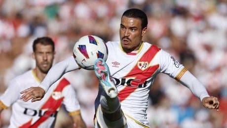 Oficial: este es el nuevo equipo de Raúl de Tomás tras dejar el Rayo Vallecano