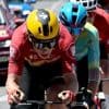 Peloton geeft vluchters weinig ruimte in razendsnelle rit met lastige finale