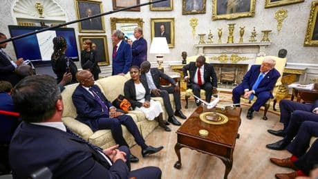 Ramaphosa face à Trump : la presse sud-africaine sidérée