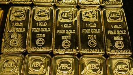 Edelmetall: Goldpreis steigt auf Rekord - Anleger setzen auf Zinssenkung
