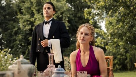 Exklusive Fotos zur Weltpremiere - So viel Krimi wird bei „Dinner for One“ serviert