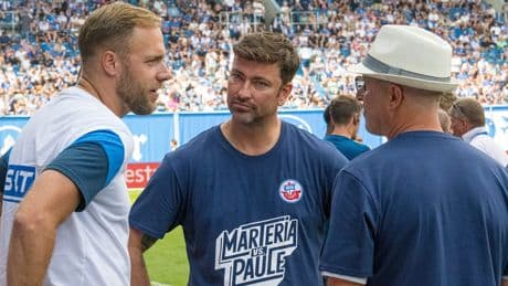 TV-Koch, Prinz Poldi, Musiker - Marteria ruft! Diese Stars kommen nach Rostock