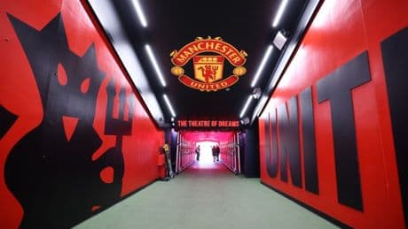 Man Utd hold talks with Chelsea star’s agent as new signing completes medical