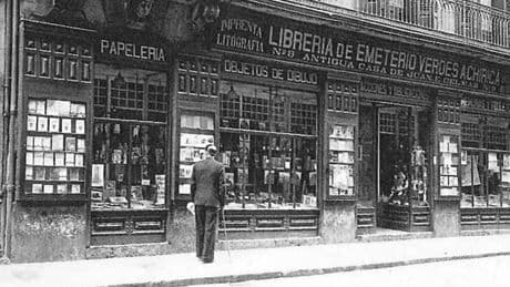 Su compromiso con el euskera le llevó a apadrinar a autores como Atxaga