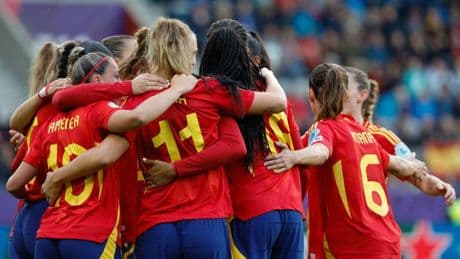 Descanso  España reacciona al temprano gol de Italia con un golazo de Athenea