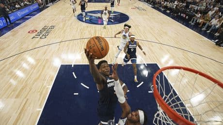 Timberwolves konferans finaline yükseldi
