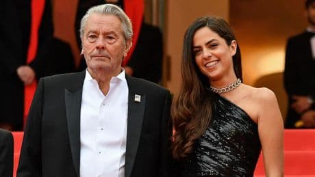 La hija de Delon, única beneficiaria del legado moral del célebre actor francés