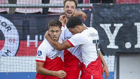 Souffian El Karouani wijst FC Utrecht de weg: ploeg van Ron Jans dendert over Excelsior heen