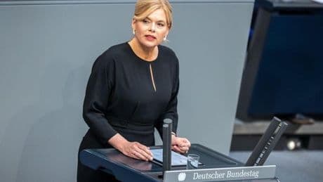 Julia Klöckner will schärfere Kontrolle der Bundestagsbesucher