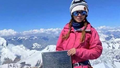 Natalia Nagovitsyna bloccata da una settimana a 7mila metri sul Pobeda Peak con una gamba rotta
