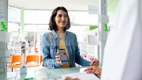 Apotheken: DocMorris und Shop Apotheke: Online-Anbieter kämpfen um E-Rezept-Kunden