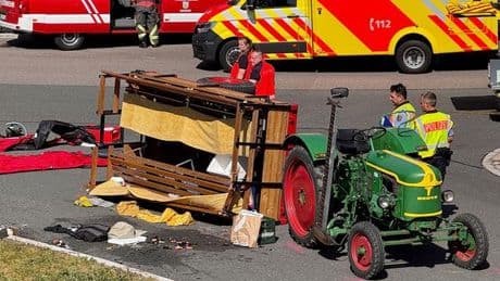 Unfall mit Kutsche: Kutschenanhänger umgekippt: Elf Verletzte