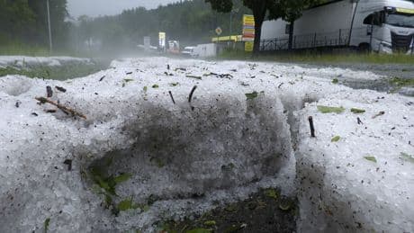 Straßen wie Flüsse - Gewitter und Hagel treffen Sachsen und Bayern