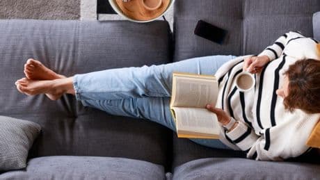 ¿Te da miedo volver al trabajo? 10 libros para combatir la ansiedad y el estrés posvacacional