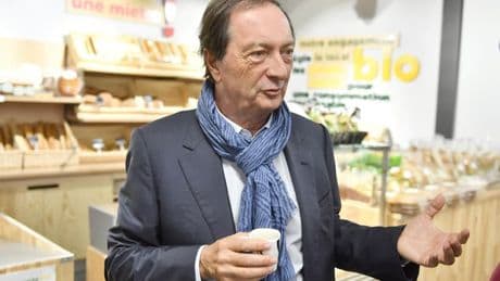 "Ne pas à emmerder les agriculteurs", "moins de pesticides, c'est bien": Michel-Édouard Leclerc est sur le "et en même temps" sur la loi Duplomb