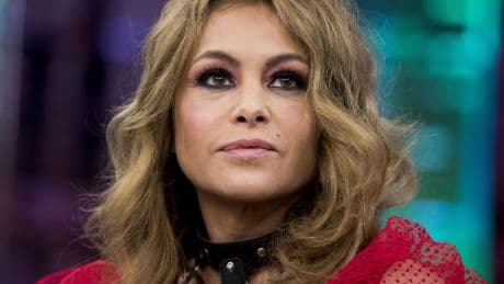 La justicia vapulea a Paulina Rubio: tendrá que traer ella misma a su hijo a España