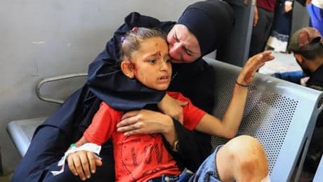 Gaza : au moins 25 personnes, dont 15 qui cherchaient de l’aide humanitaire, tuées par l’armée israélienne, selon la défense civile palestinienne