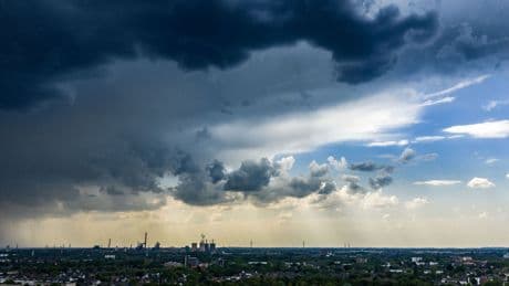 Wetter: Unwetter beenden Hitzewelle - Waldbrände und Windschäden