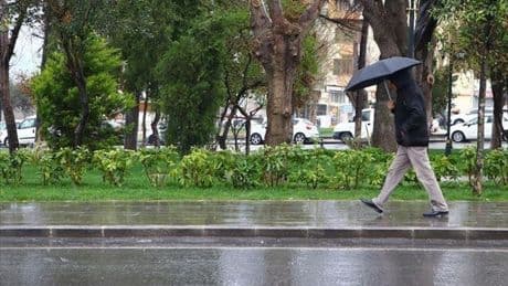 Meteoroloji: Kuzeydoğu kesimlerinde sağanak bekleniyor