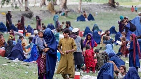 En Afghanistan, les femmes sont volontairement oubliées sous les décombres