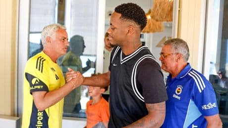 Fenerbahçe'nin yeni transferi Jhon Duran kampa katıldı