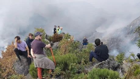 Los evacuados de Sanabria vuelven a sus casas con temor por la "alarma extrema": "El fuego todavía puede volver"