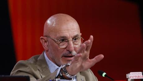 Luis de la Fuente sobre la ausencia de Rodri Hernández: "Llevaba ocho meses de baja y ha jugado 10 minutos"
