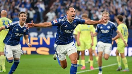 2. Bundesliga: Königsblau ist wieder da! Schalke gewinnt Saisonauftakt gegen Hertha