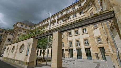 Mainz: Amtsgericht-Prozess platzt – weil Anwalt Handwerkertermin hat