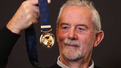 Robert Walls: Aussie Rules legend dies using voluntary assisted dying laws