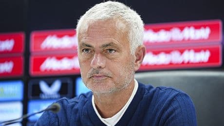 Mourinho'dan dikkat çeken sözler: Kendi fikirlerin uğruna öldüysen aptalsın!