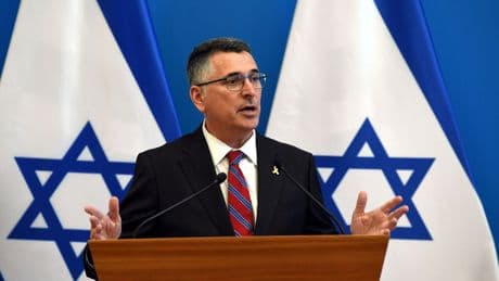 El ministro de Exteriores israelí tacha a Sánchez de "antisemita" y "mentiroso" por pedir la exclusión de Israel de competiciones